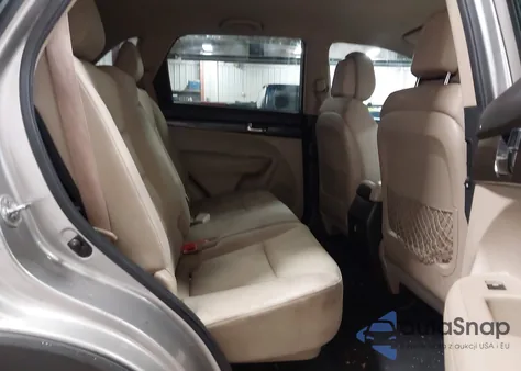 2013 Kia Sorento Lx z USA, uszkodzony, nr VIN 5XYKT3A18DG312916